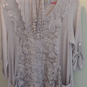 Light blue cotton tunic w/ lace and sequence